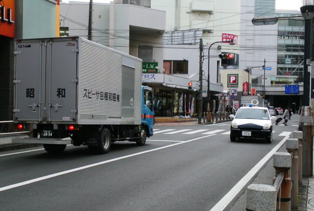 繁華街のパトロール